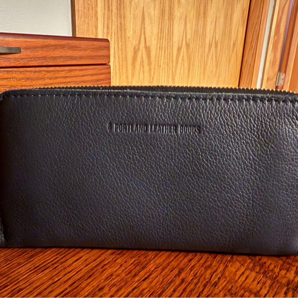 Portland Leather Goods Accordion Zip wallet in Night Owl